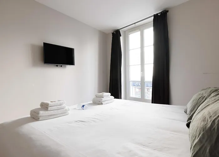 Cosy - 4br-12p - Canal Saint-martin Apartment