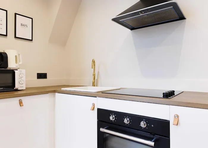 Cosy - 4br-12p - Canal Saint-martin Apartment