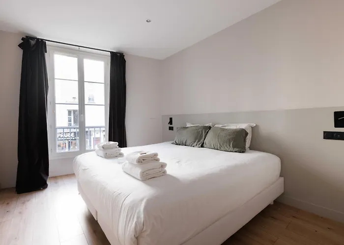 Cosy - 4br-12p - Canal Saint-martin Apartment